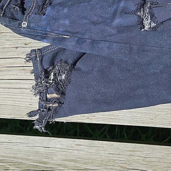 American Eagle Faded Black Stretch Mom Jeans - Picture 3 of 8